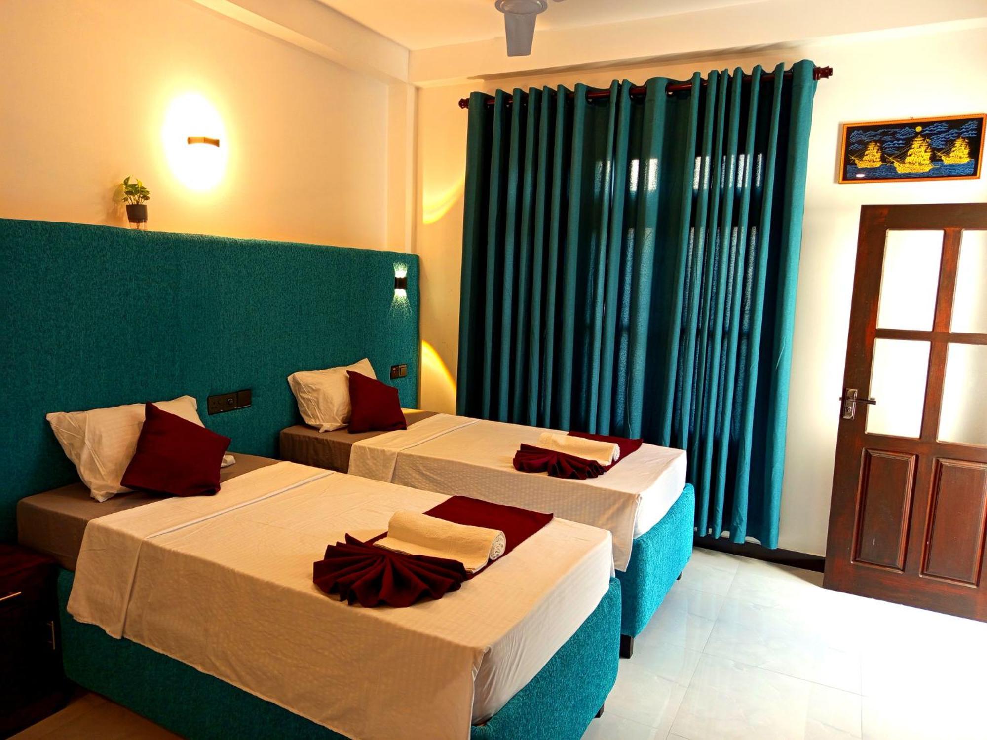 Olu Bunk Apartment Диквела Екстериор снимка