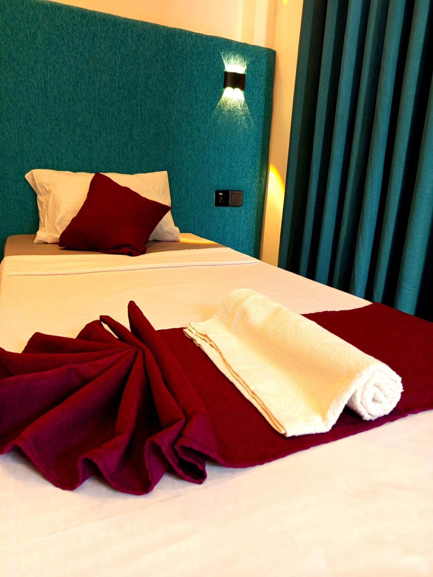 Olu Bunk Apartment Диквела Екстериор снимка