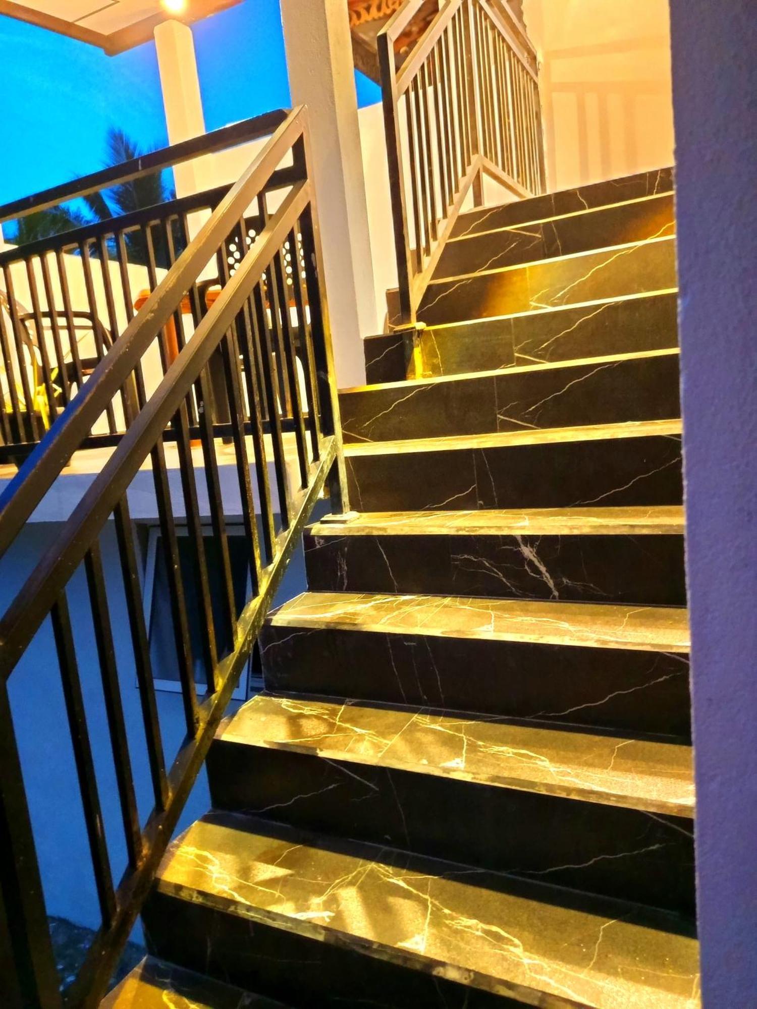 Olu Bunk Apartment Диквела Екстериор снимка