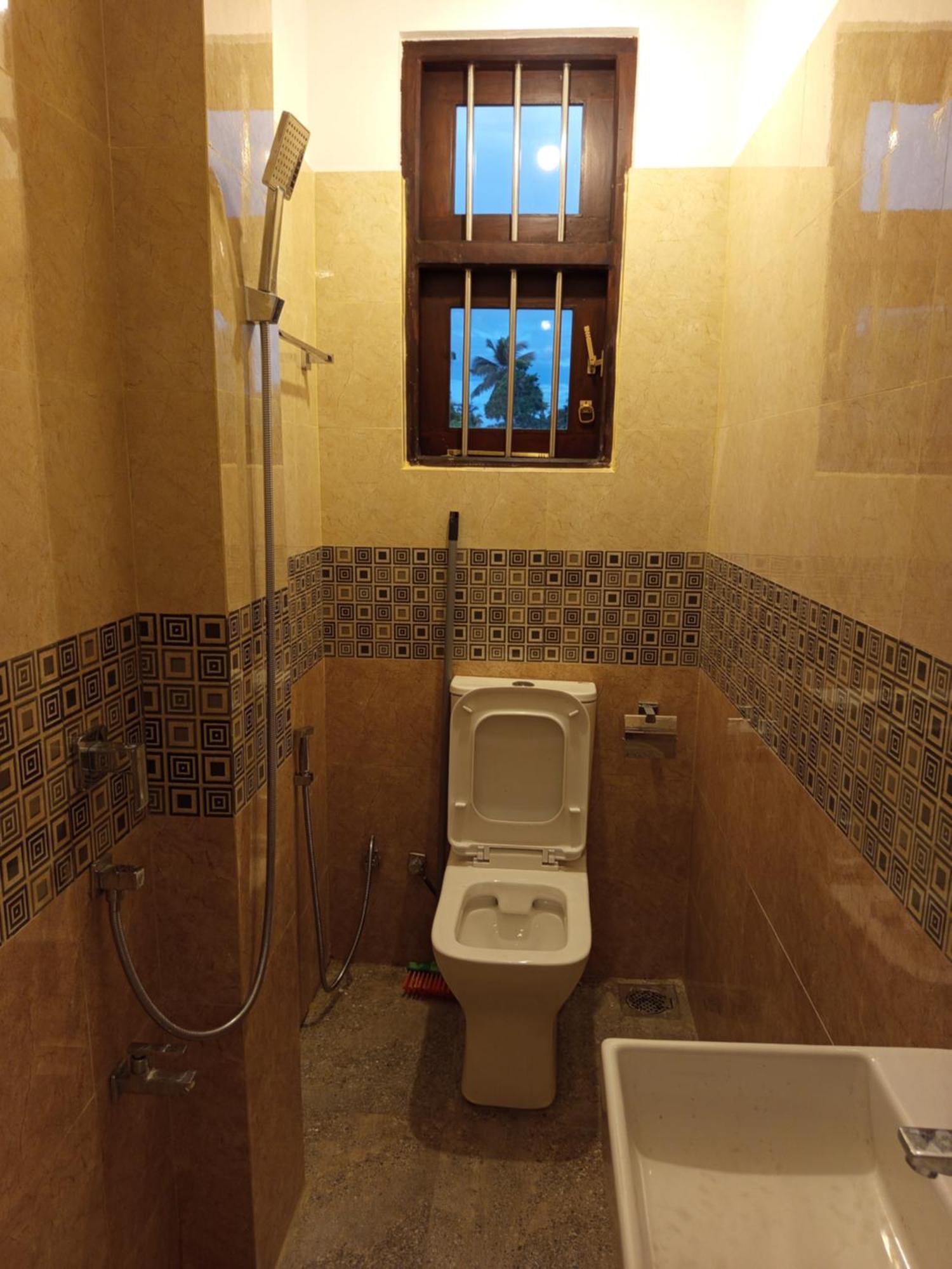 Olu Bunk Apartment Диквела Екстериор снимка
