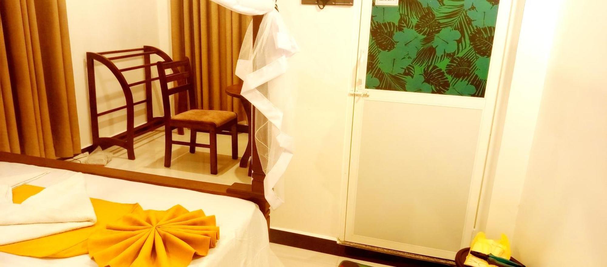 Olu Bunk Apartment Диквела Екстериор снимка